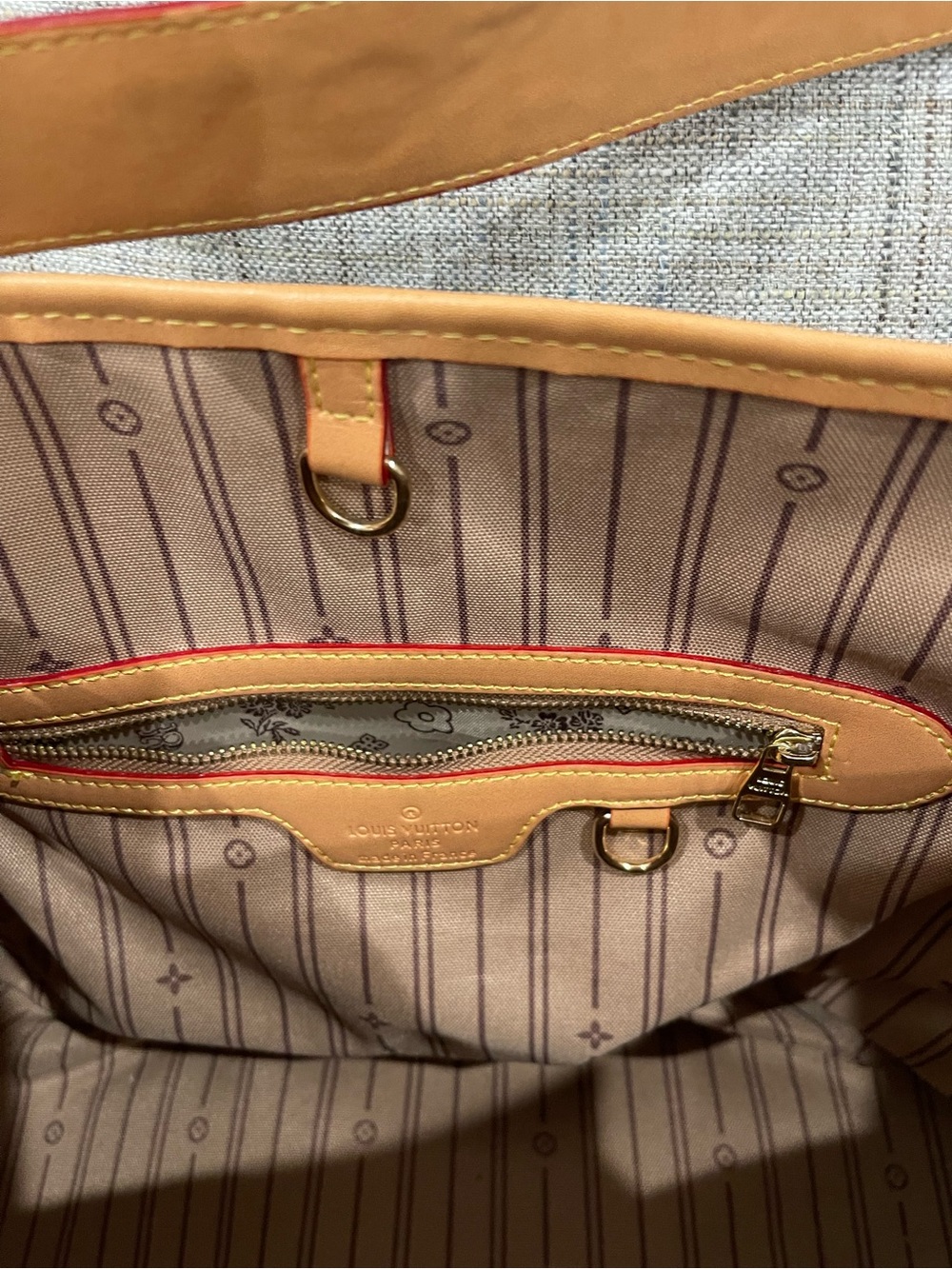 Louis Vuitton knock-off Monogram Canvas Shoulder Bag - Picture 16 of 16